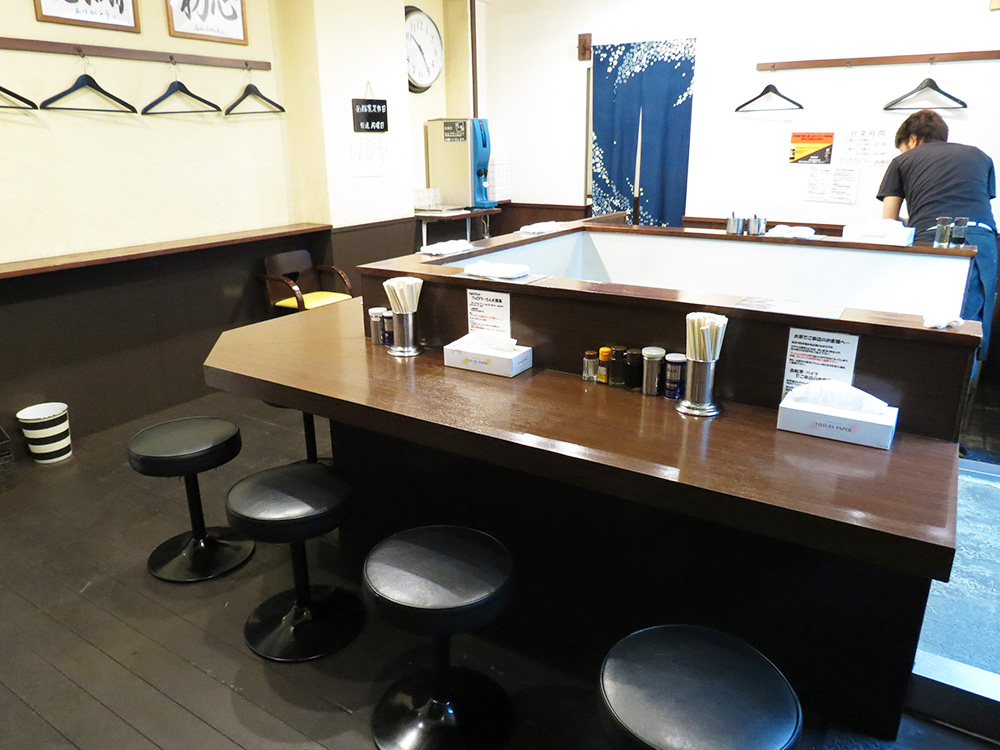 カウンター席（7席）の写真