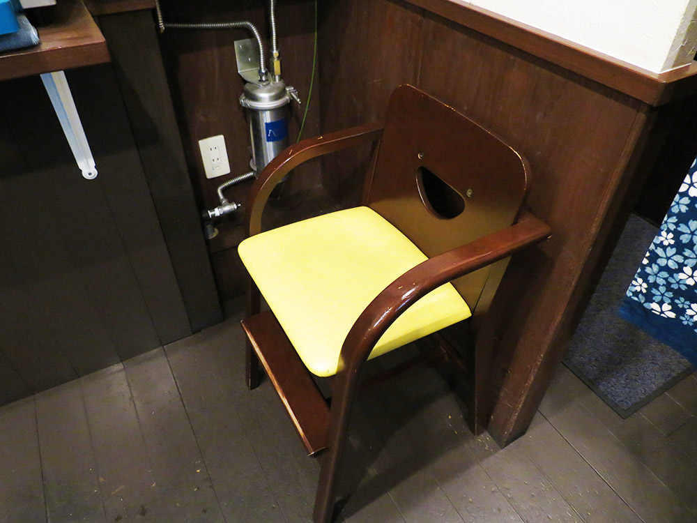 お子様用のいすの写真